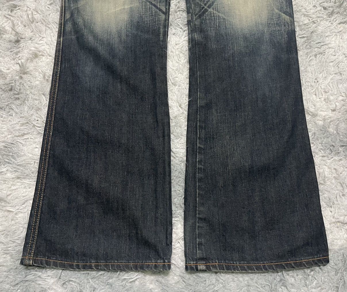 Edwin 2000s EDWIN BLUE TRIP FLARE PANT DISTRESSED Size US 35 - 4 Thumbnail