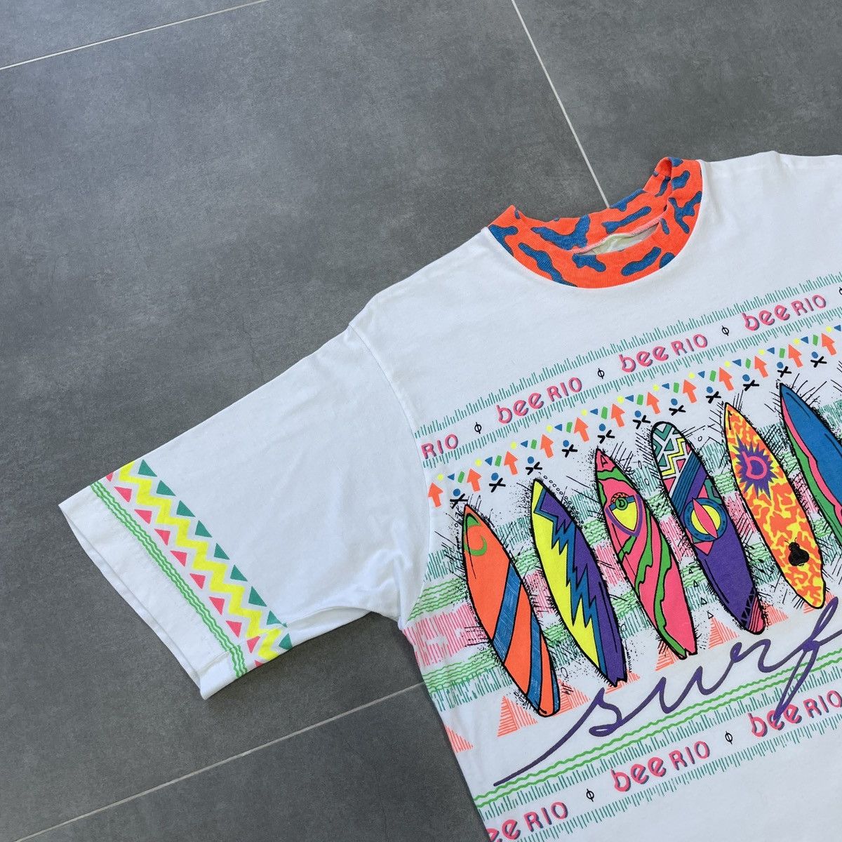 Vintage Vintage Bee Rio Surfing T-Shirt Size M Size US M / EU 48-50 / 2 - 3 Thumbnail