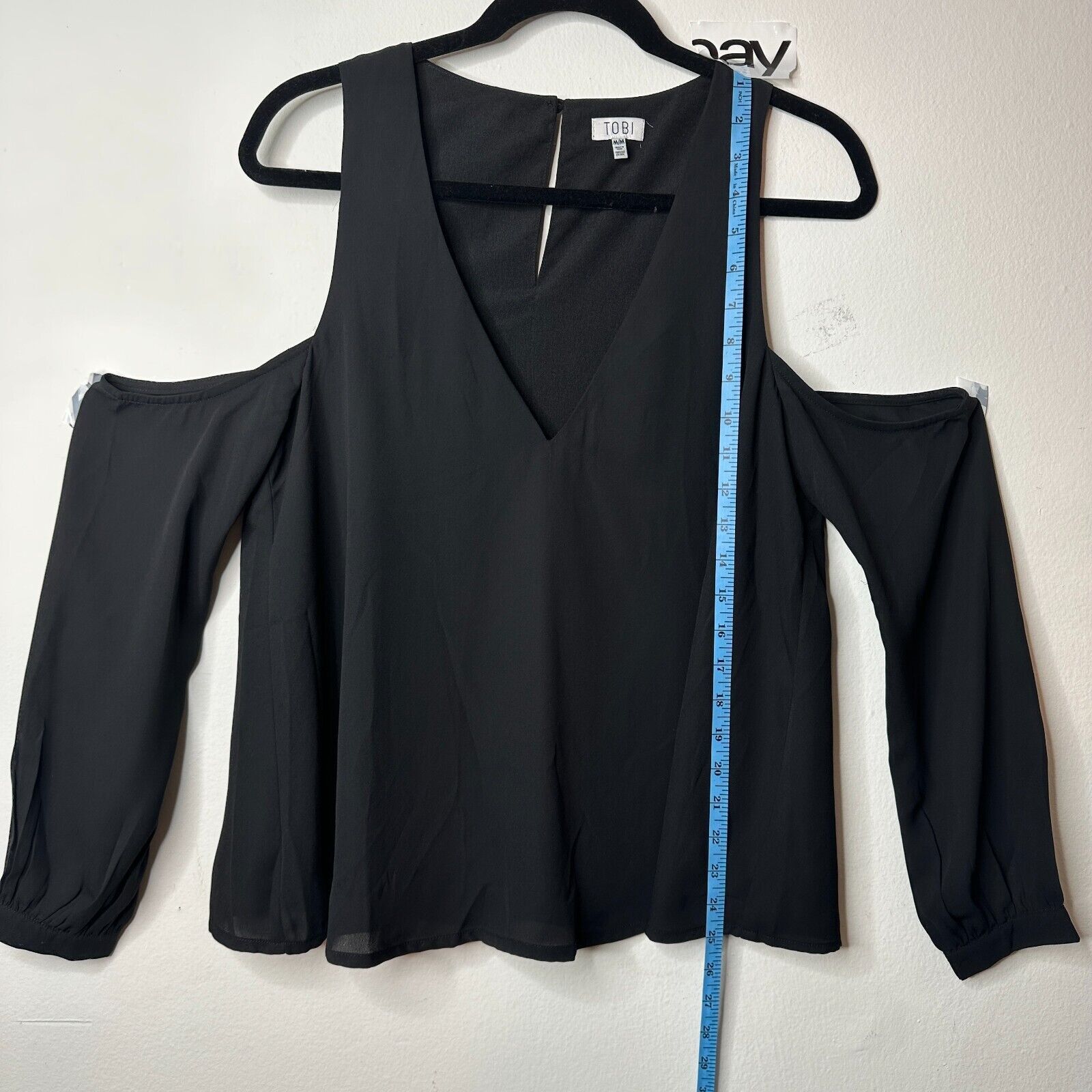 Other Tobi Black Cold Shoulder Long Sleeve V-Neck Keyhole Blouse M Size M / US 6-8 / IT 42-44 - 10 Thumbnail