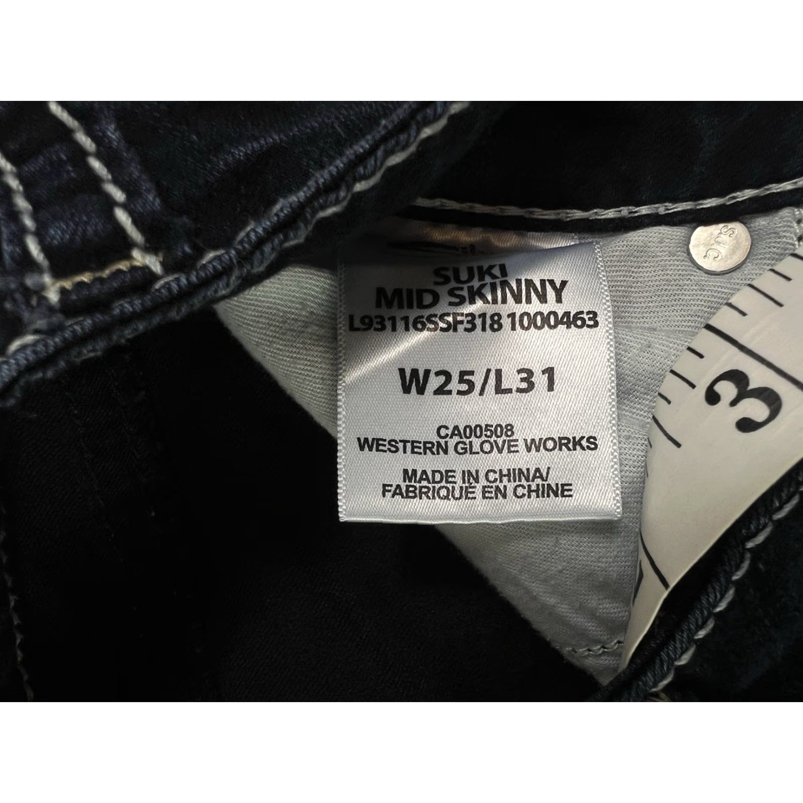 Silver Jeans Co. VINTAGE Women’s Silver Jeans Dark Denim Suki Mid Skinny Size 25 X 31” Women Jeans Skinny Silver Denim Embroidered Button Logo Silver Jeans Suki XS? Size 42" / US 20 - 7 Thumbnail