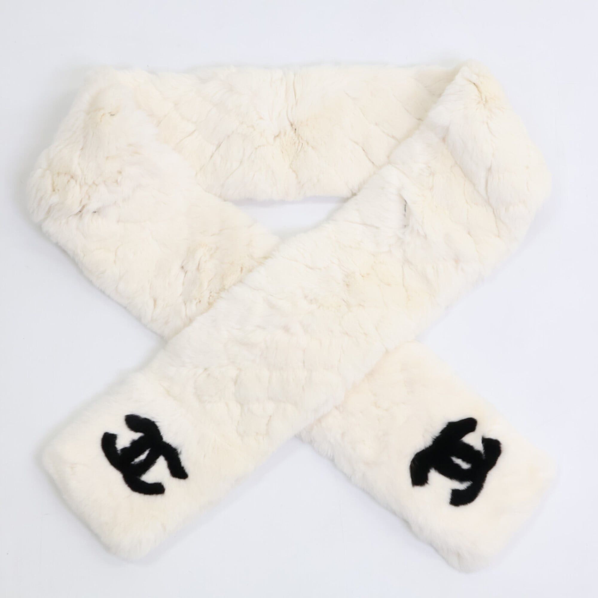 Chanel CHANEL Orylag Rabbit Fur Scarf with Coco Mark - White Women's Size ONE SIZE - 1 Thumbnail
