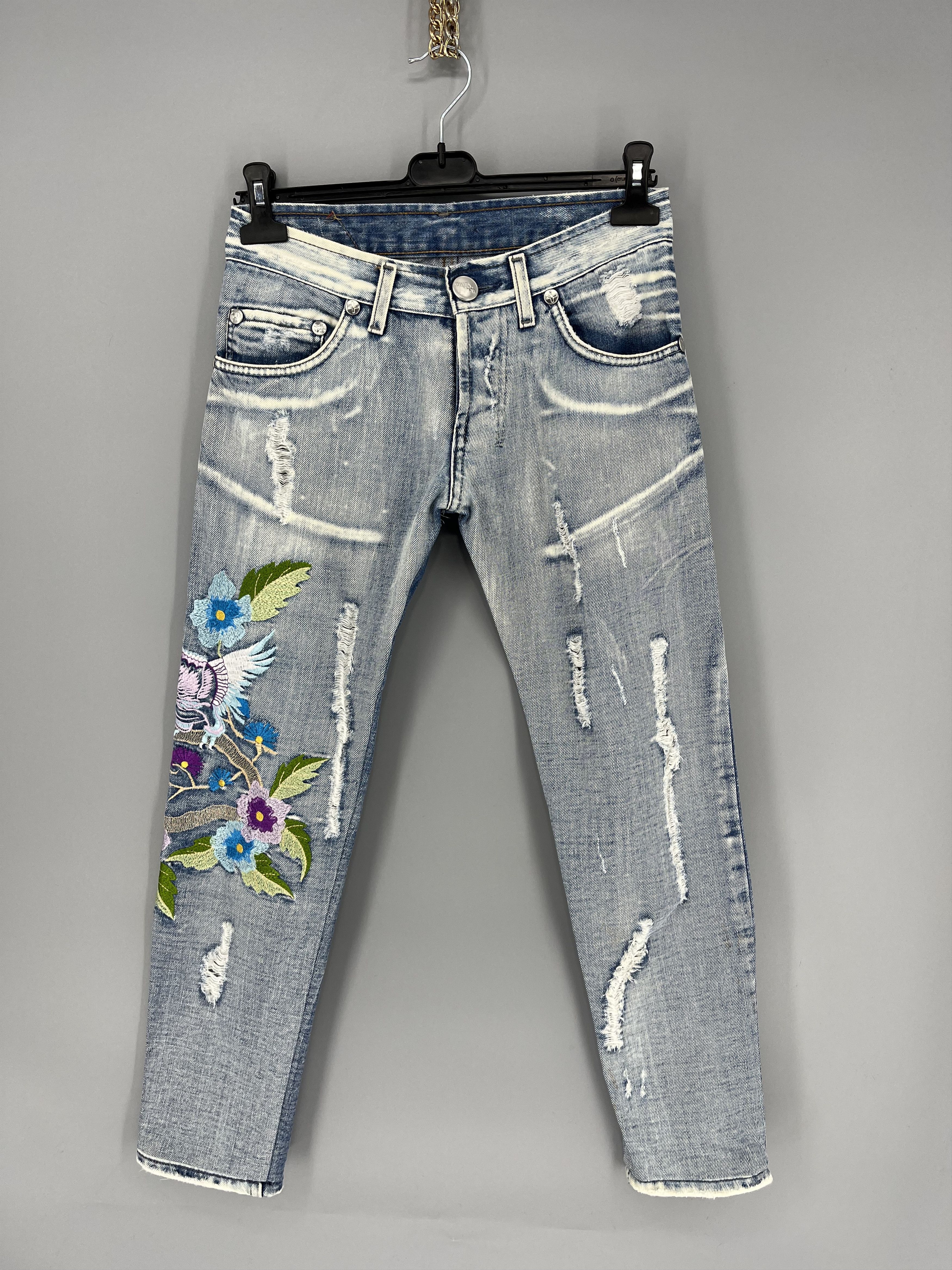 Vintage Rare Men's Jeans With Embroidered Flowers Japanese Brand Size US 28 / EU 44 - 1 Thumbnail