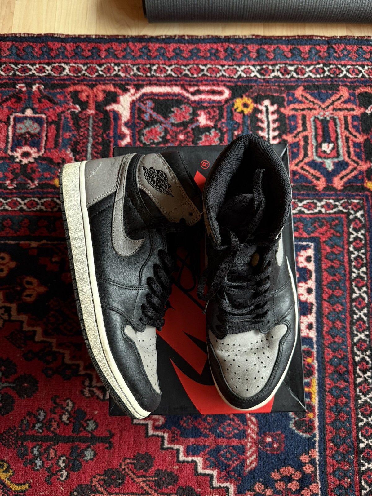 Jordan Brand Shadow Air Jordan 1 Retro High OG 2018 Size US 11 / EU 44 - 5 Thumbnail