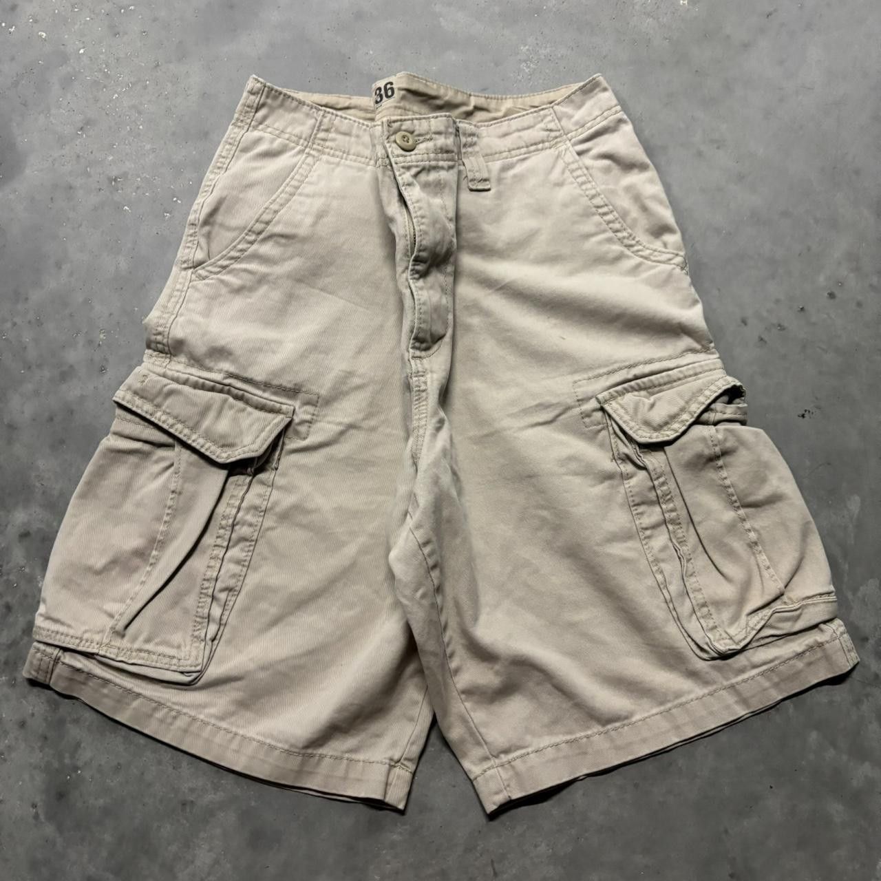 Japanese Brand × Vintage Crazy Vintage Y2K/2000s Baggy Cream Skater Style Cargo Shorts! Size US 36 / EU 52 - 1 Thumbnail
