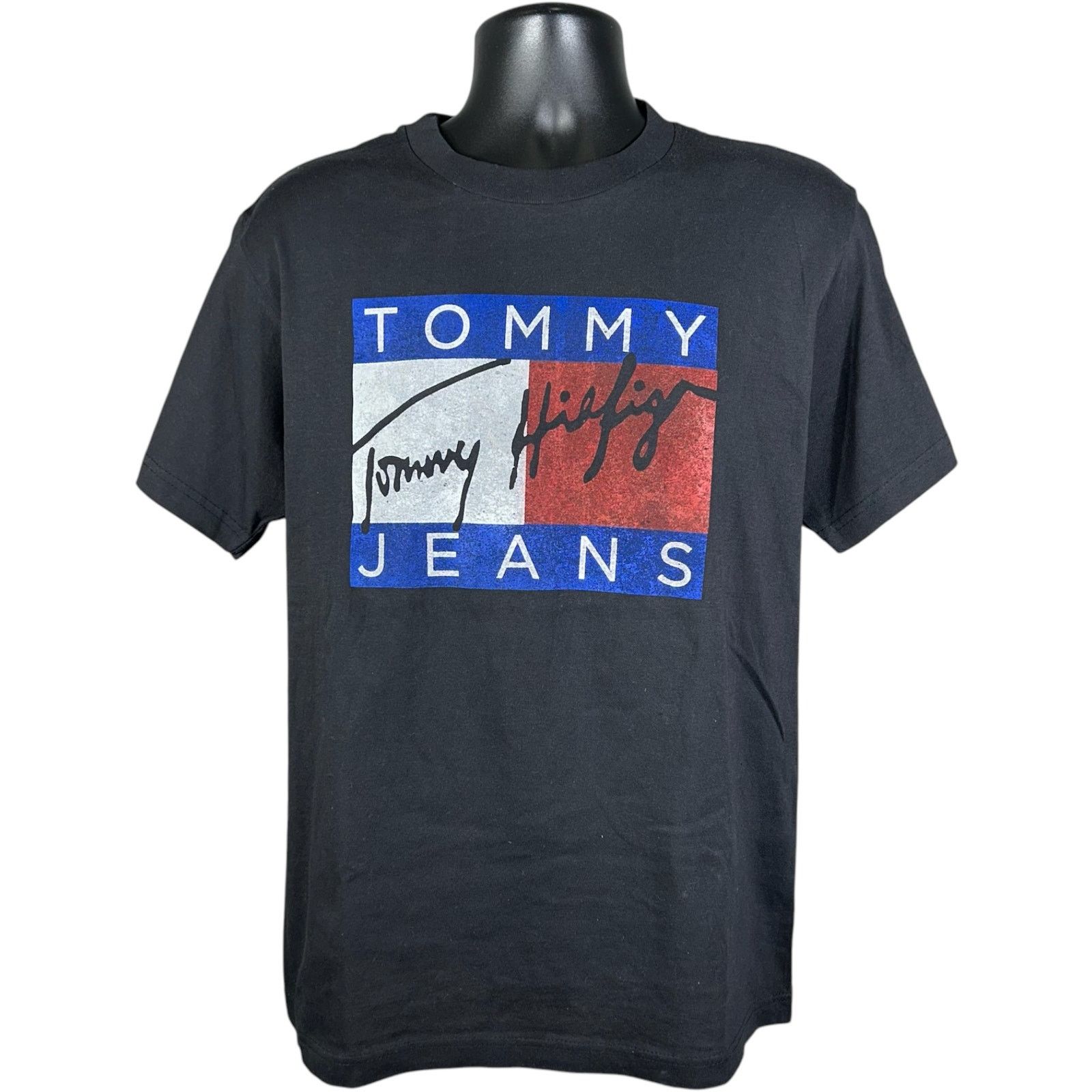 Tommy Hilfiger Vintage Tommy Hilfiger Flag Logo Tee Large Size US L / EU 52-54 / 3 - 1 Thumbnail