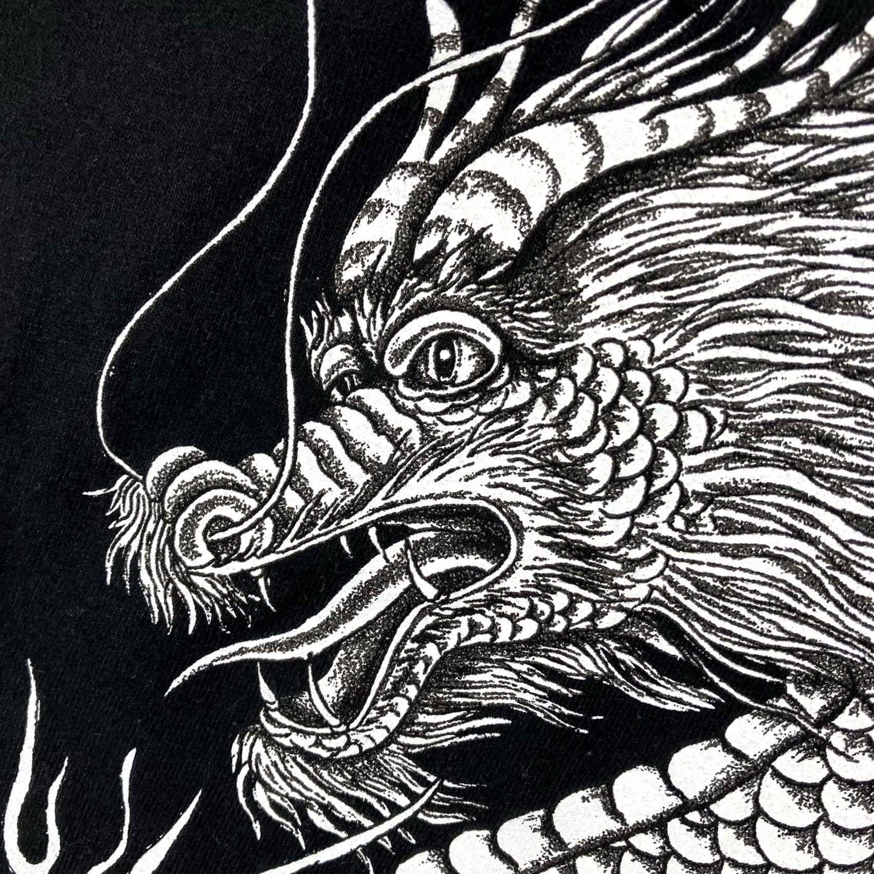 AAA VINTAGE Mens Dragon T Shirt XL 2000s Y2K Chinese Tribal Art DRAGON HAWAII Black Cotton Size US XL / EU 56 / 4 - 7 Thumbnail