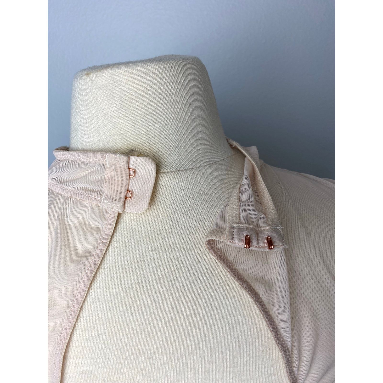 Victoria's Secret Victoria's Secret Bra/Top, Size Med, B&C cup, Rose Gold star Size ONE SIZE - 5 Thumbnail