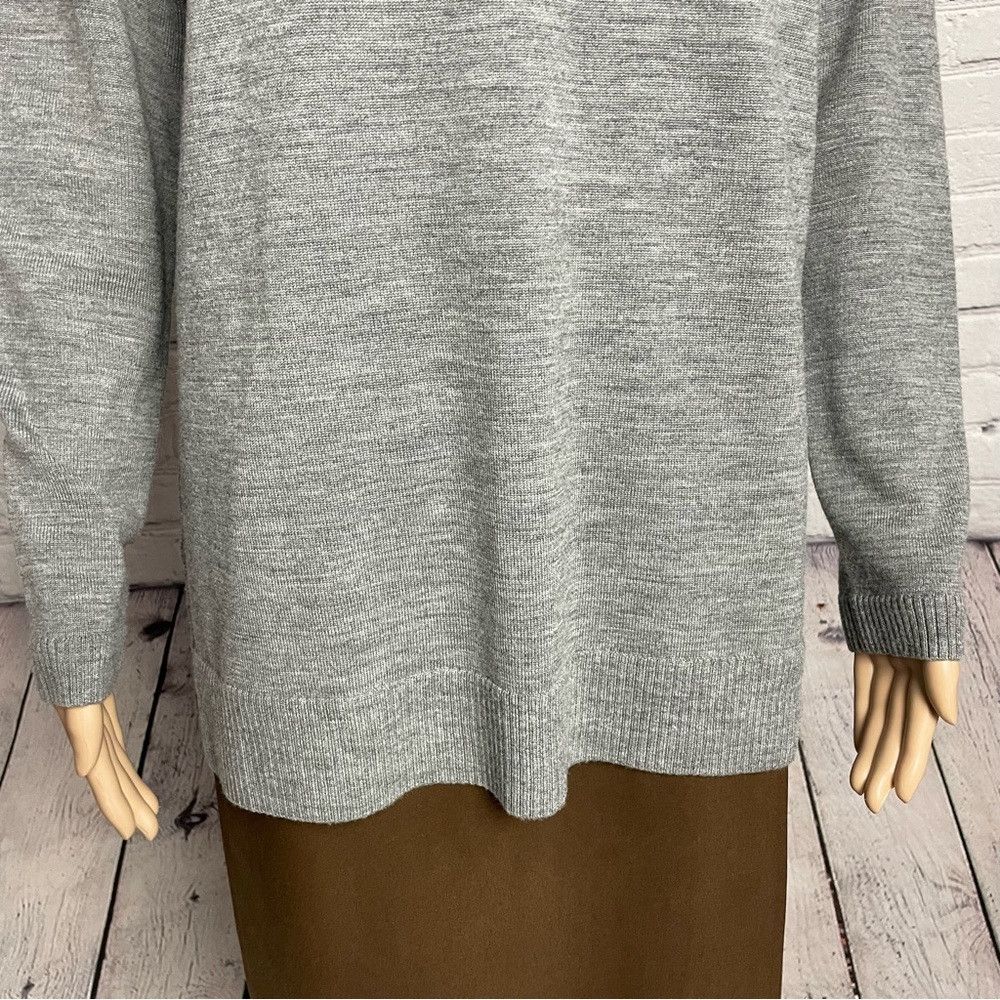 Ann Taylor Ann Taylor Extra Fine Merino Wool V-Neck Grey Tunic Sweater Size M / US 6-8 / IT 42-44 - 9 Thumbnail