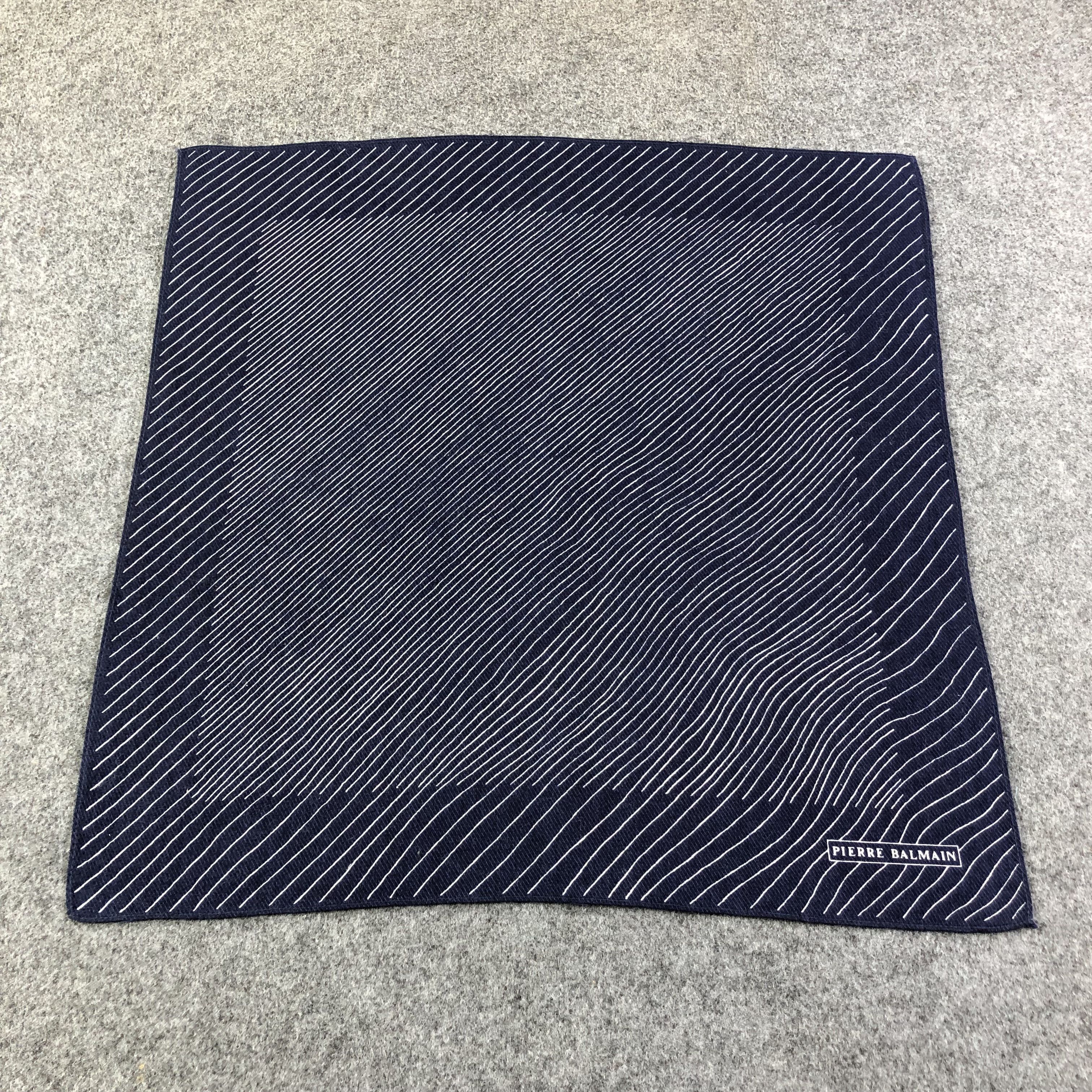 Pierre Balmain × Vintage Pierre Balmain Handkerchief Neckerchief Bandana H2265 Size ONE SIZE - 2 Thumbnail
