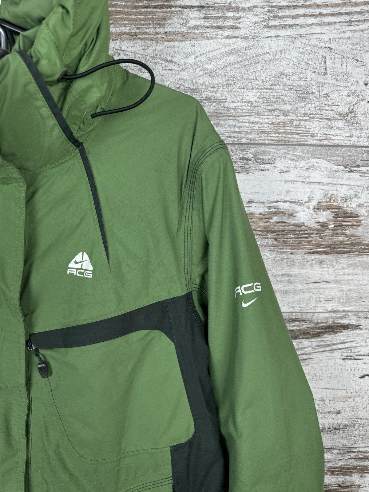 Nike Women’s Vintage Nike ACG ski jacket rare ladies puffer Size L / US 10 / IT 46 - 5 Thumbnail