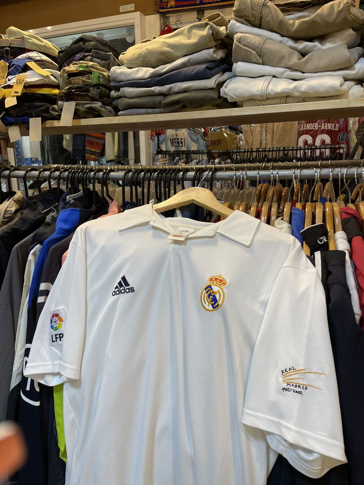 Adidas Vintage 2002 Real Madrid Home Kit RONALDO 11 Size US M / EU 48-50 / 2 - 3 Thumbnail