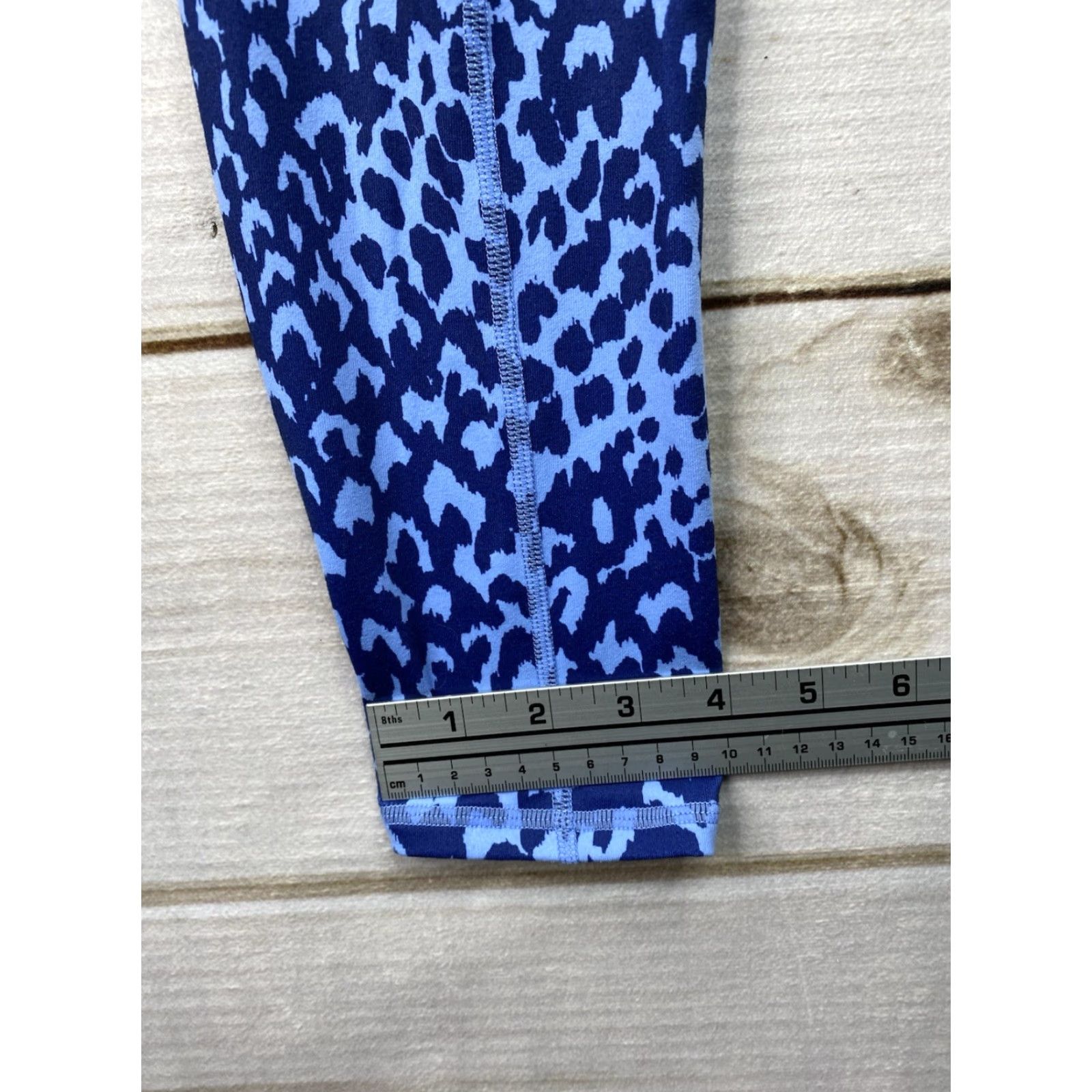 Fabletics Fabletics Leggings S Blue Animal Print Pockets High Rise Skinny Athletic Womens Size 28" / US 6 / IT 42 - 6 Thumbnail
