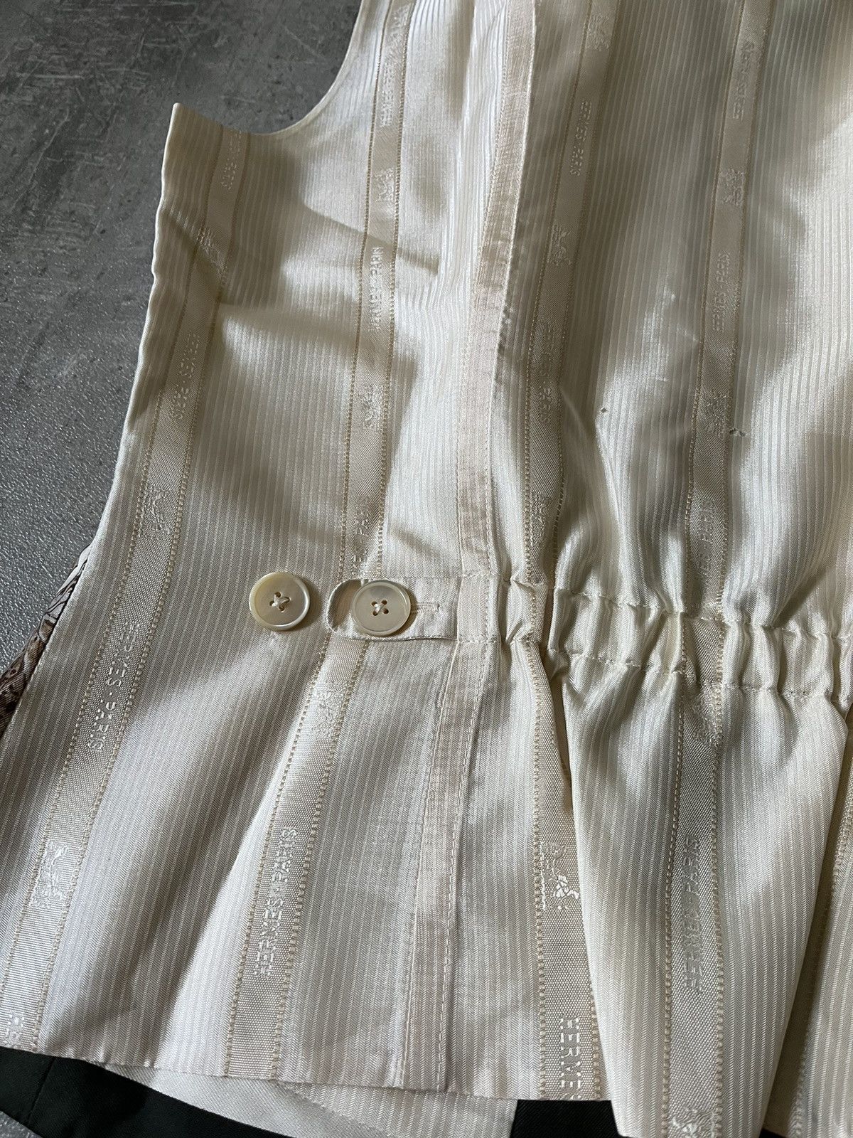 Hermes Vintage Hermes leaves silk vest zip up rare Size S / US 4 / IT 40 - 10 Thumbnail