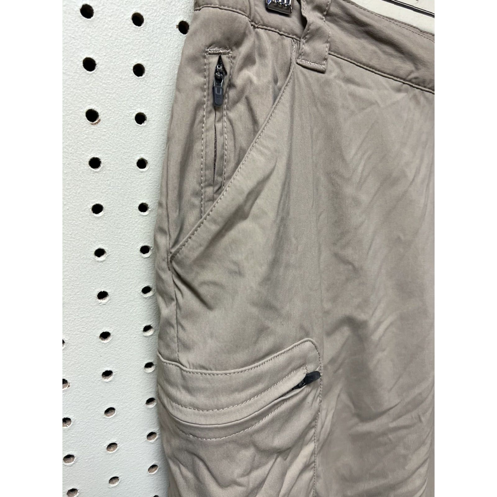Vintage L. L. Bean Hiking Pants Mens Small REG Tan Nylon Cargo Pockets Flat Front Belted Tapered Inseam 32 Short Reg Mens Size US 29 - 3 Thumbnail
