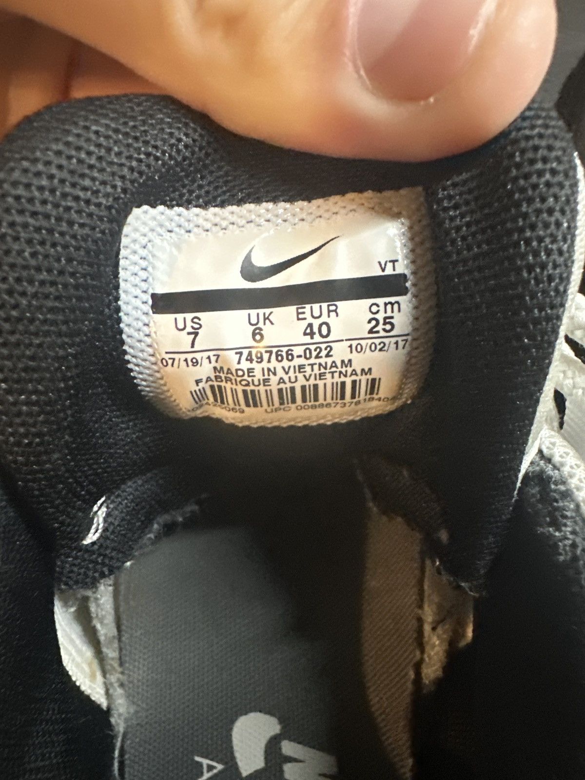 Nike Nike Air Max 95 White Grey Black Size US 7 / EU 40 - 7 Thumbnail