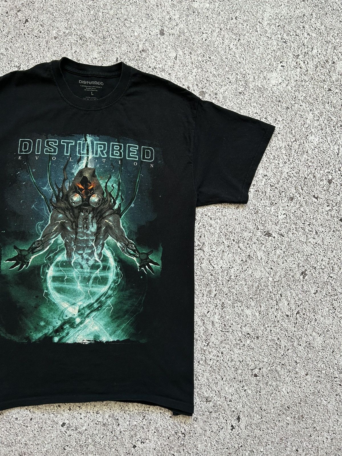 Band Tees × Vintage Vintage Disturbed Evolution Promo Album Rock T-Shirt 2018 Size US L / EU 52-54 / 3 - 4 Thumbnail
