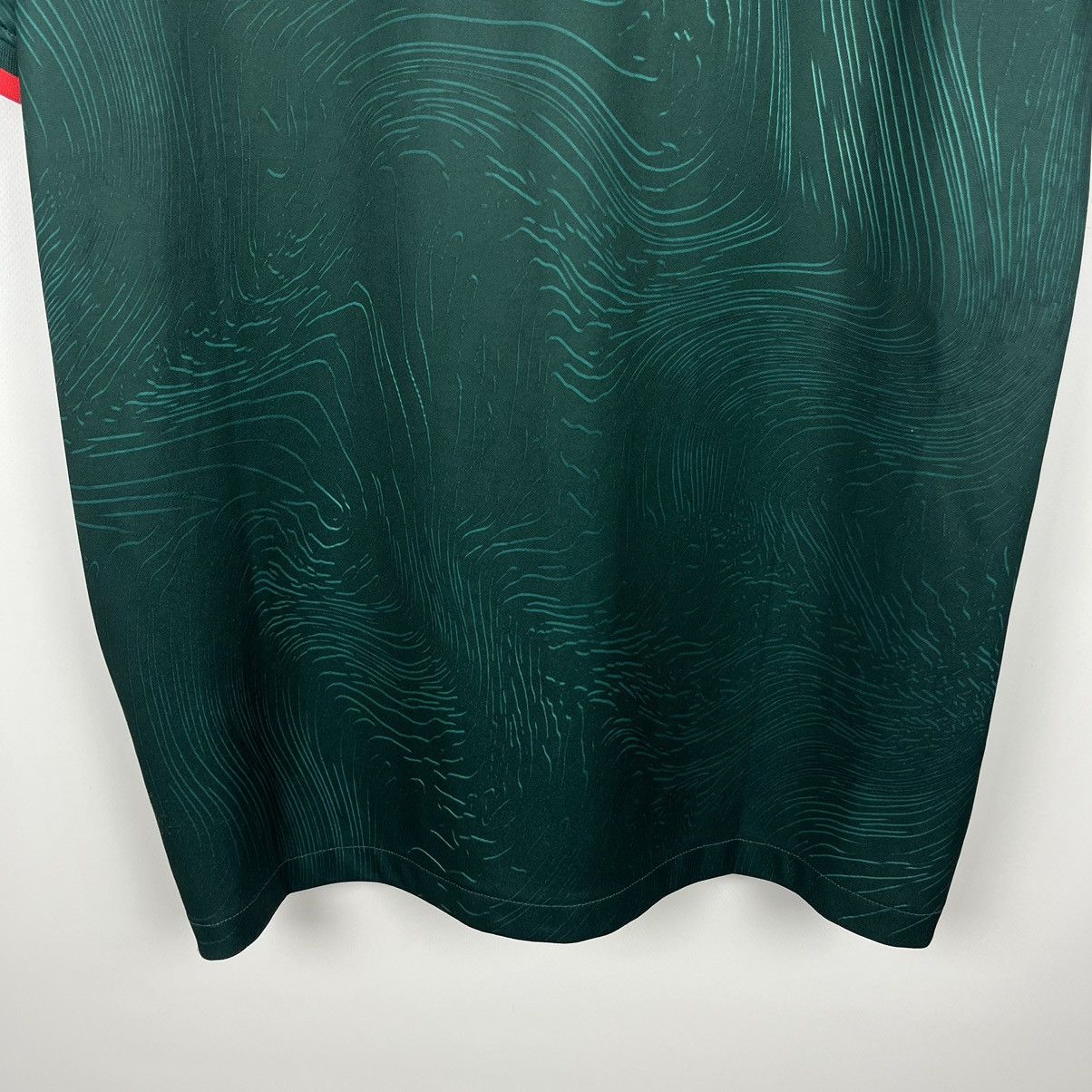 Nike Nike Liverpool third soccer jersey 2022/2023 Size US L / EU 52-54 / 3 - 18 Thumbnail