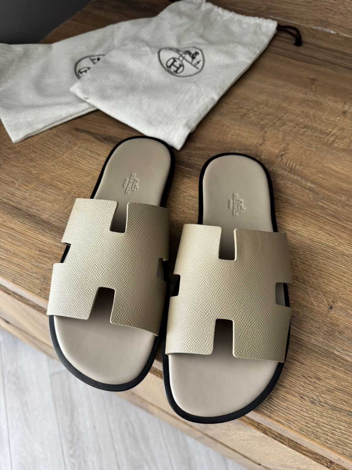 Hermes Hermès Oran Sandals - Black Calfskin Leather - EU 43 (US 10) Size US 10 / EU 43 - 1 Thumbnail