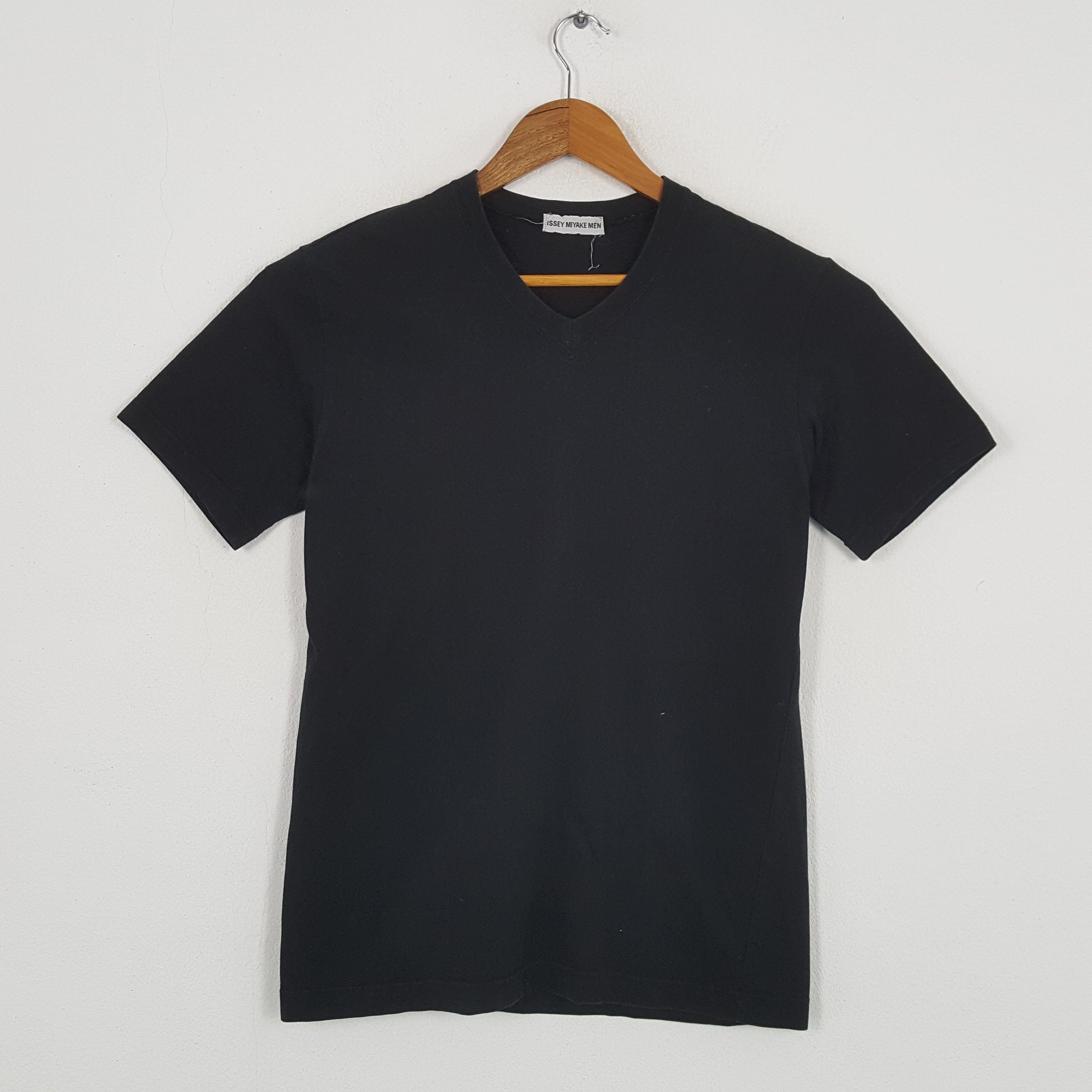 Issey Miyake × Japanese Brand × Vintage Vintage ISSEY MIYAKE MEN Japanese Fashion Designer T-Shirts Size US M / EU 48-50 / 2 - 1 Thumbnail