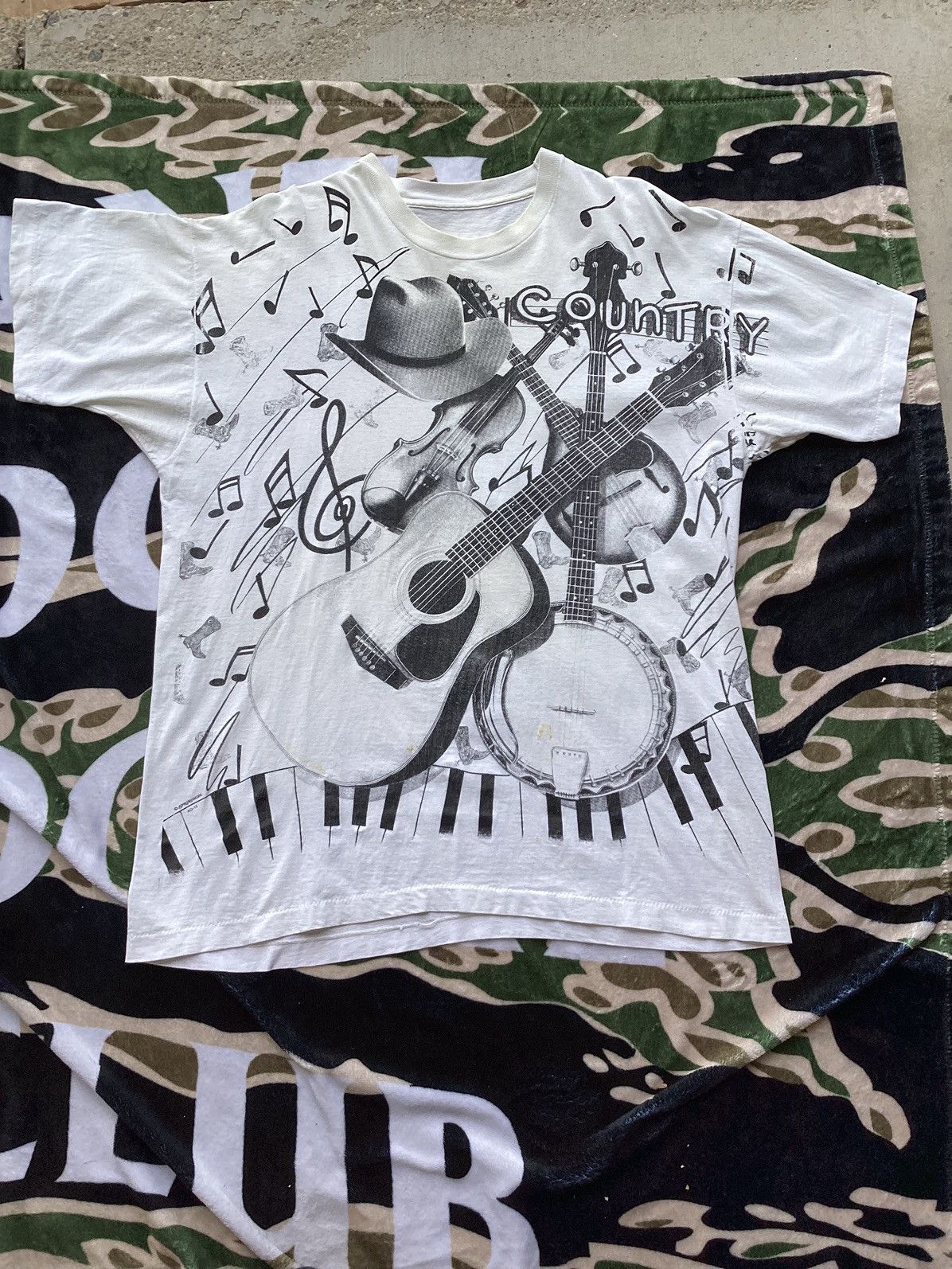 Band Tees × Vintage VTG 1990s country musical instruments, single stitch AOP TEE Size US XL / EU 56 / 4 - 1 Thumbnail