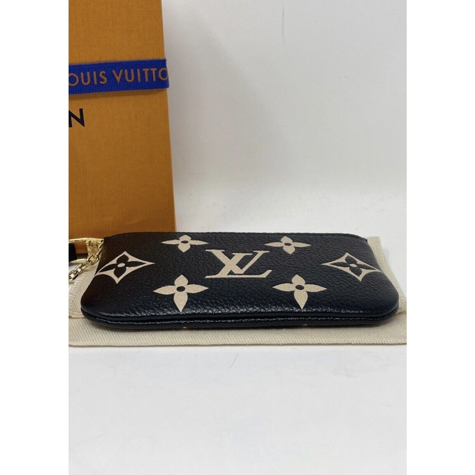 Louis Vuitton Louis Vuitton Cles Key Pouch BiColor Empreinte Leather Size ONE SIZE - 7 Thumbnail