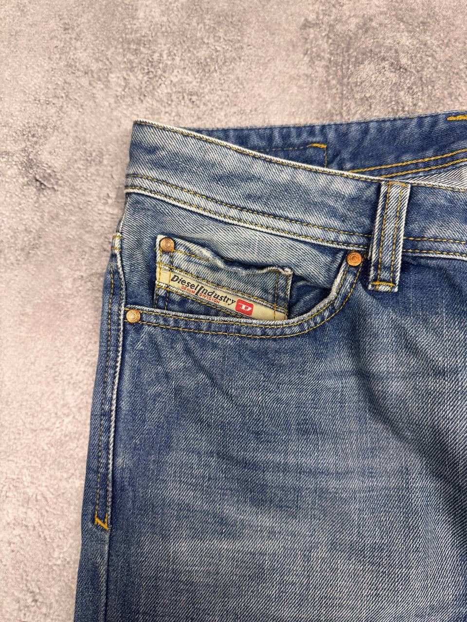 Diesel Diesel Men's Regular Straight Blue Jeans Size 33 Size US 33 - 7 Thumbnail