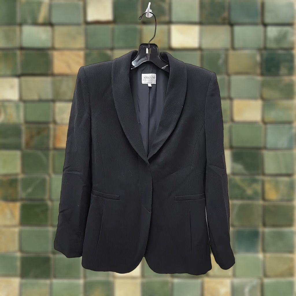 Armani **VINTAGE ARMANI COLLEZIONI WOMENS BLACK WOOL BLAZER SIZE 4** User: **VINTAGE ARMANI COLLEZIONI WOMEN'S BLACK WOOL BLAZER SIZE 4** Size S / US 4 / IT 40 - 1 Thumbnail