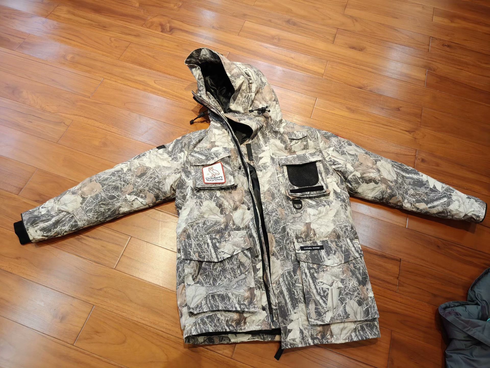 Canada Goose Canada Goose Collab Red Heavy Coat M Men Size US M / EU 48-50 / 2 - 1 Thumbnail