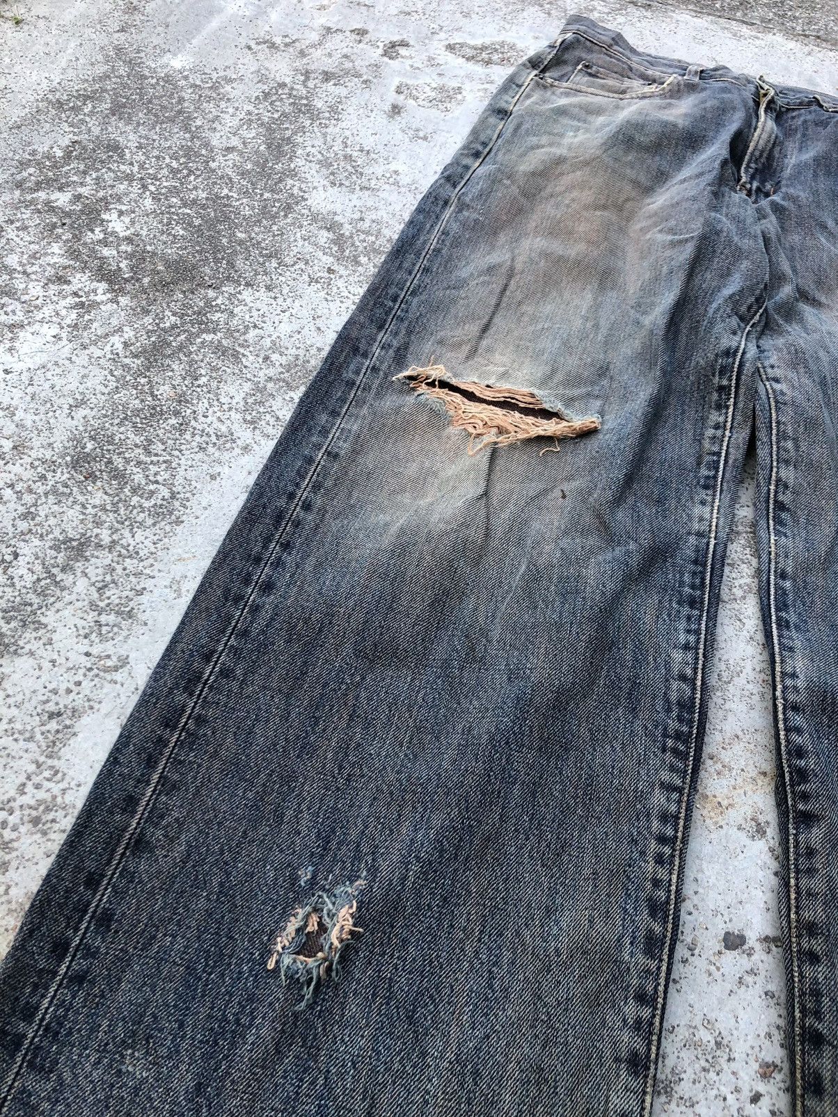 Japanese Brand BAGGY RUSTY BLUE DISTRESSED DENIM BY GOLD RUSH Size US 31 - 2 Thumbnail
