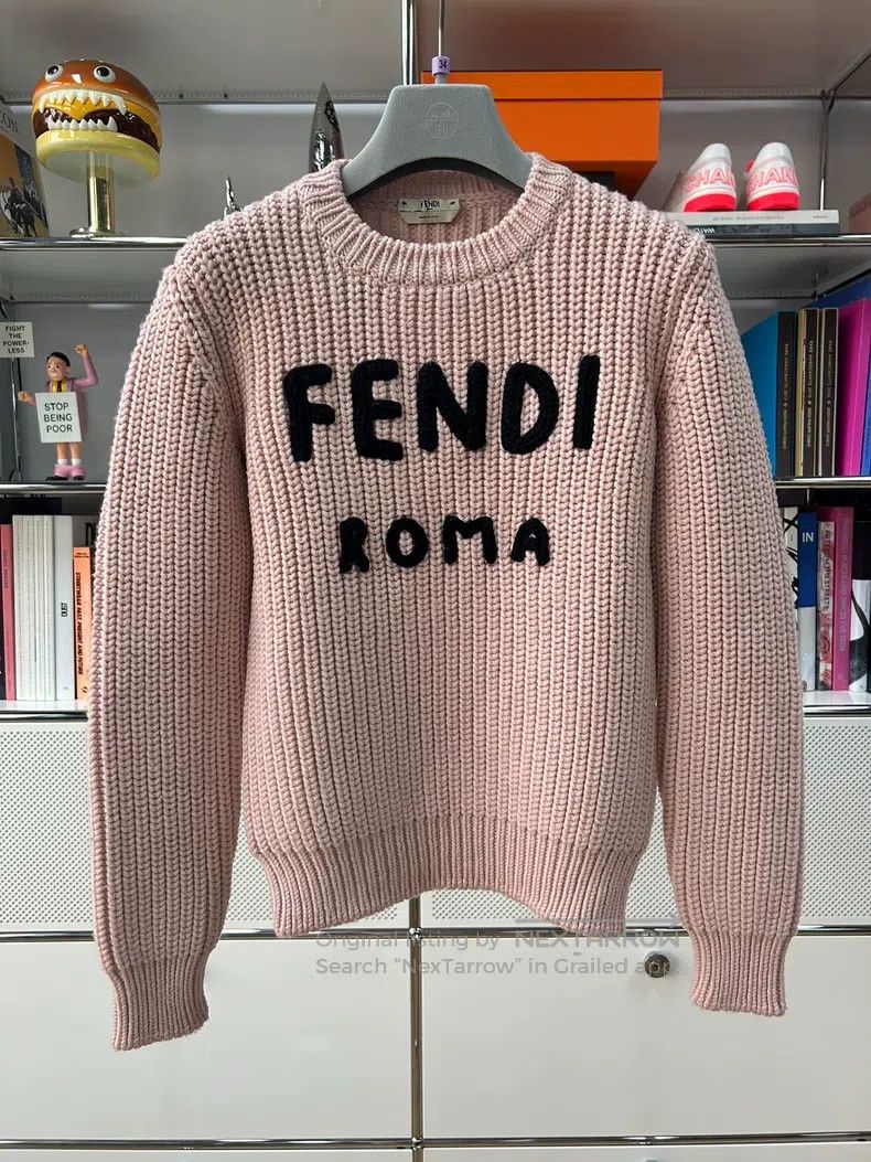 Fendi Fendi Cherry blossom pink bulky knit round neck 100% wool Size XXS / US 00 / IT 34 - 1 Thumbnail