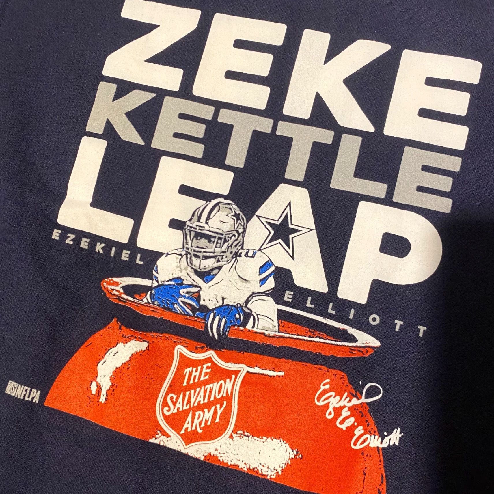 NFL NFL Cowboys Sweatshirt Kettle Leap Salvation Army Graphic Print - S Blue Cotton Fleece Pullover Crew Neck Men Regular Logo Embroidered Vintage: No Size US S / EU 44-46 / 1 - 3 Thumbnail
