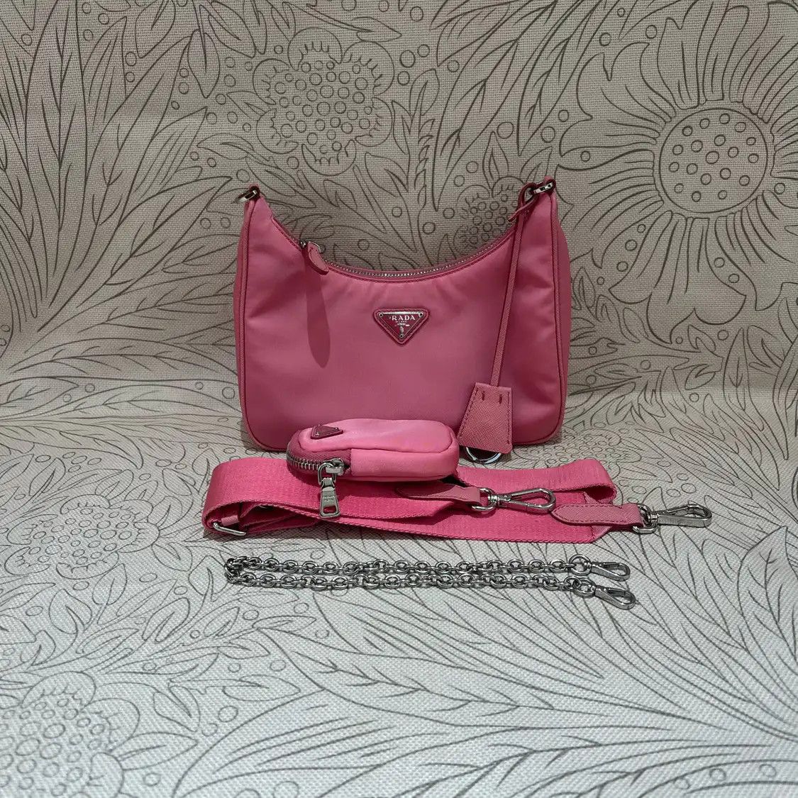 Prada PRADA Re-Edition 2005 pink nylon logo shoulder bag Size ONE SIZE - 1 Thumbnail