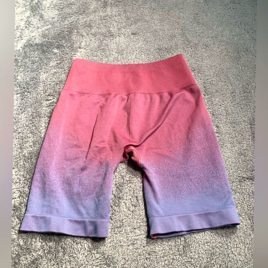 Gymshark **Gymshark Blue Pink Biker Shorts** User: **Gymshark Blue Biker Shorts** Pink Regular Size S Size 28" / US 6 / IT 42 - 7 Thumbnail