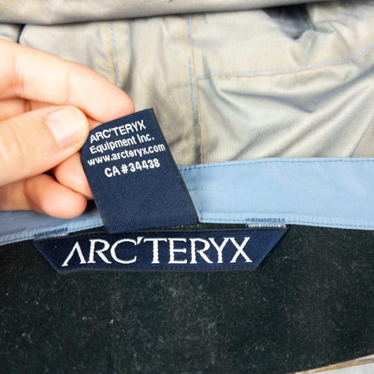 Arc'teryx Vintage Arcteryx Gortex XCR Zip Up Jacket Women's Size S Size S / US 4 / IT 40 - 8 Thumbnail