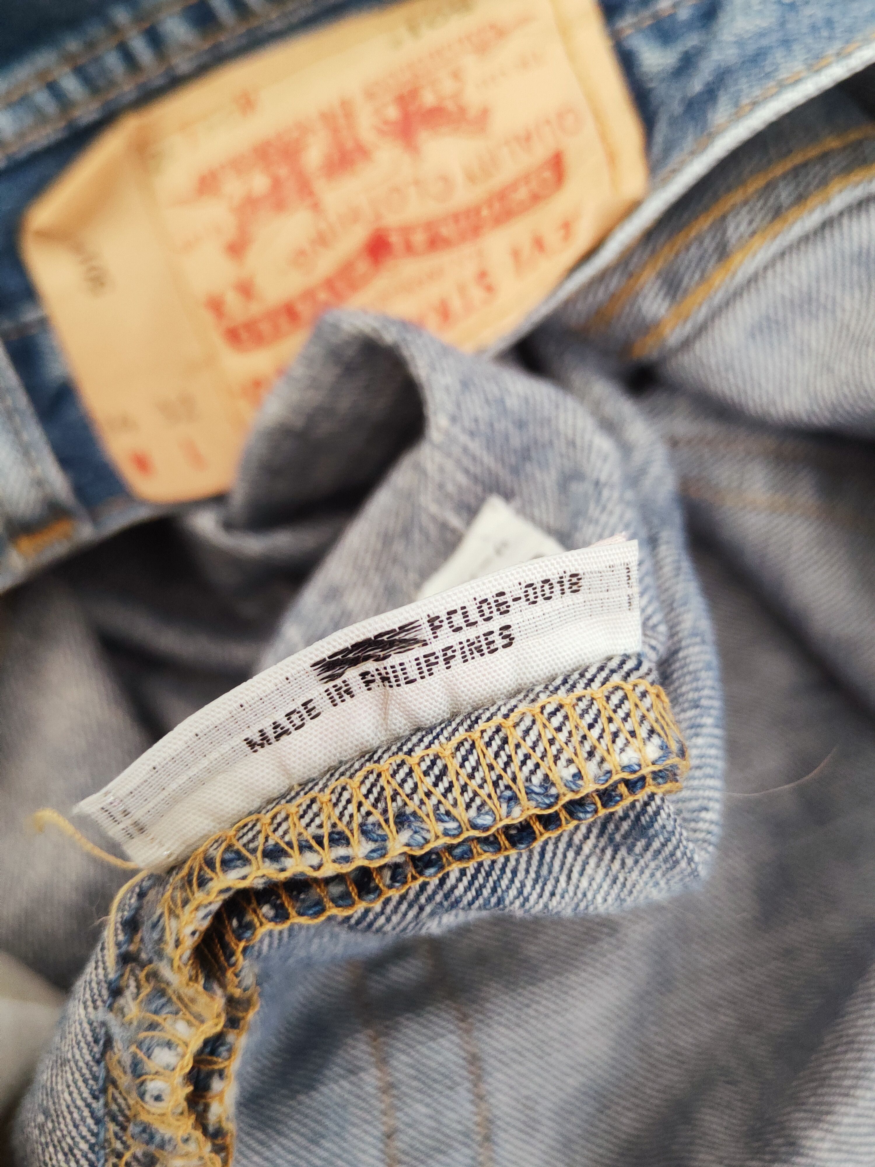Levi's Levi's Blue Distressed Ripped Jeans #S2664 Size US 35 - 16 Thumbnail
