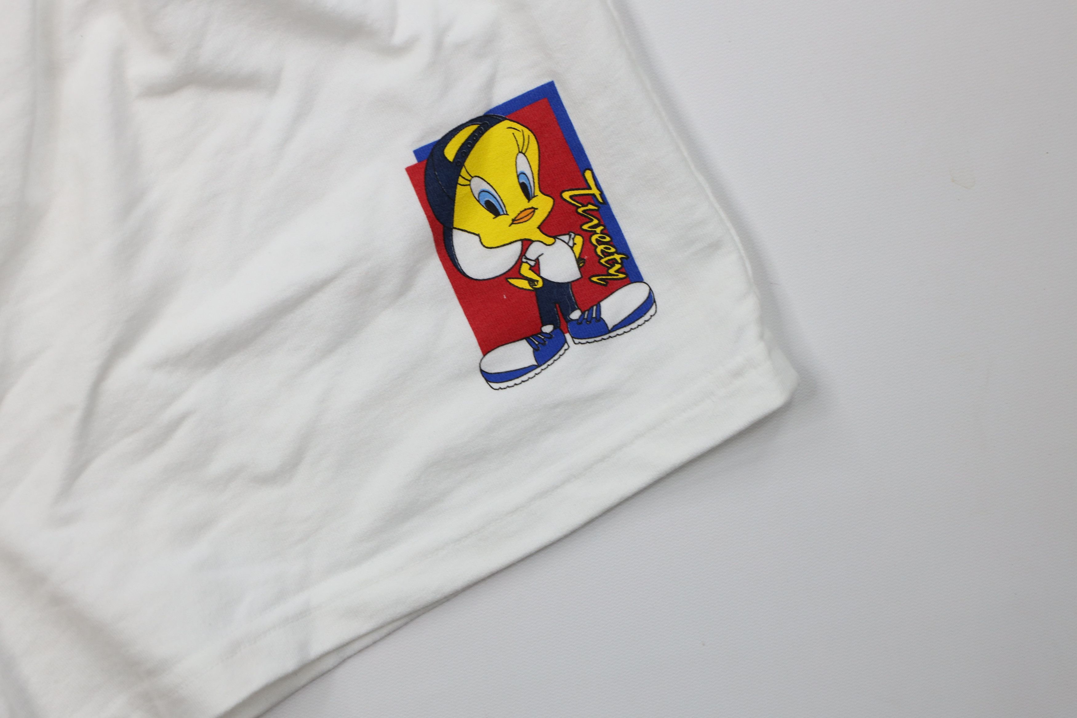 Vintage 90s Looney Tunes Hip Hop Tweety Bird Shorts USA