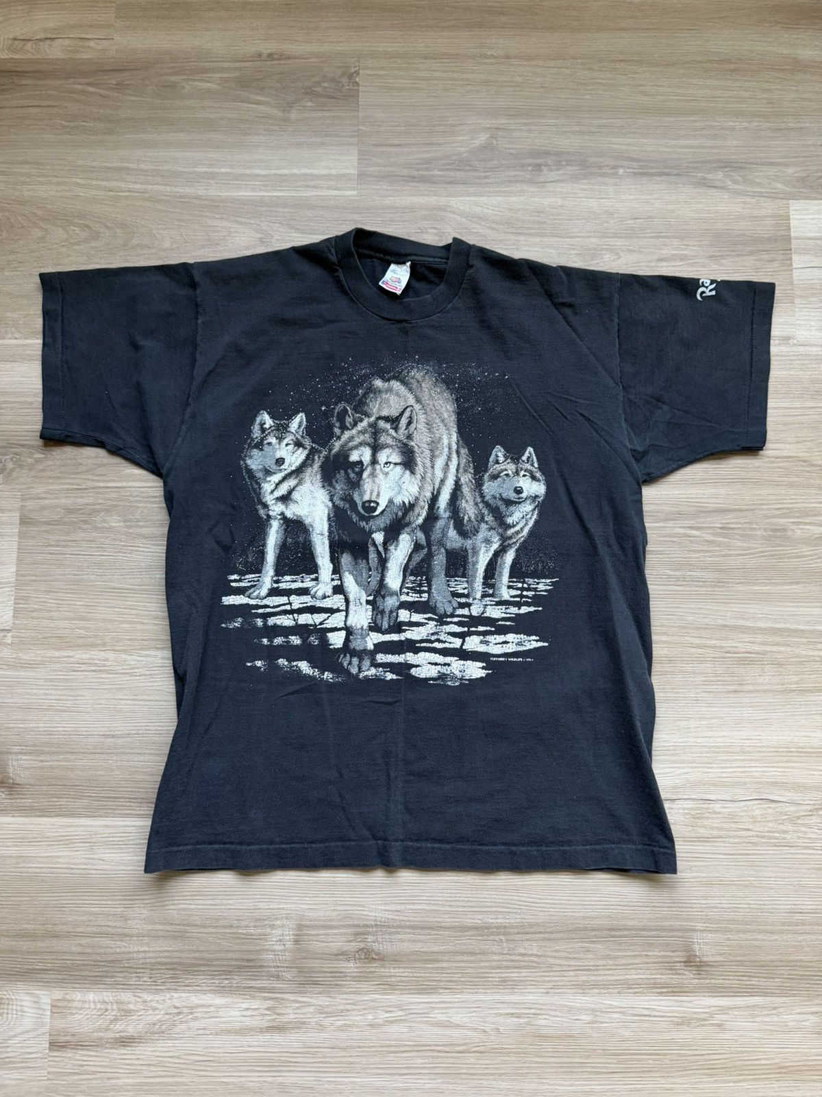 Fruit Of The Loom Vintage Wolf Tee Size US XL / EU 56 / 4 - 1 Thumbnail