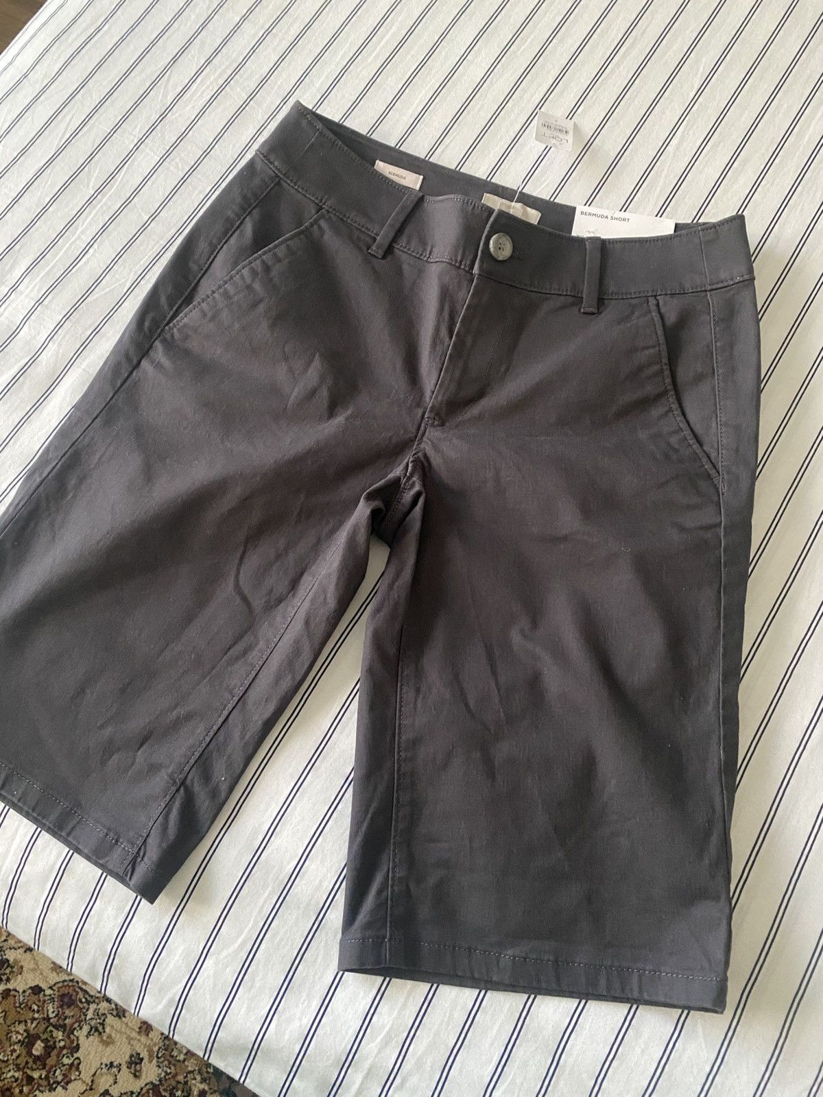 Loft Loft Mid Rise NWT Bermuda Shorts Women's 2 Dark Gray Size 26" / US 2 / IT 38 - 9 Thumbnail