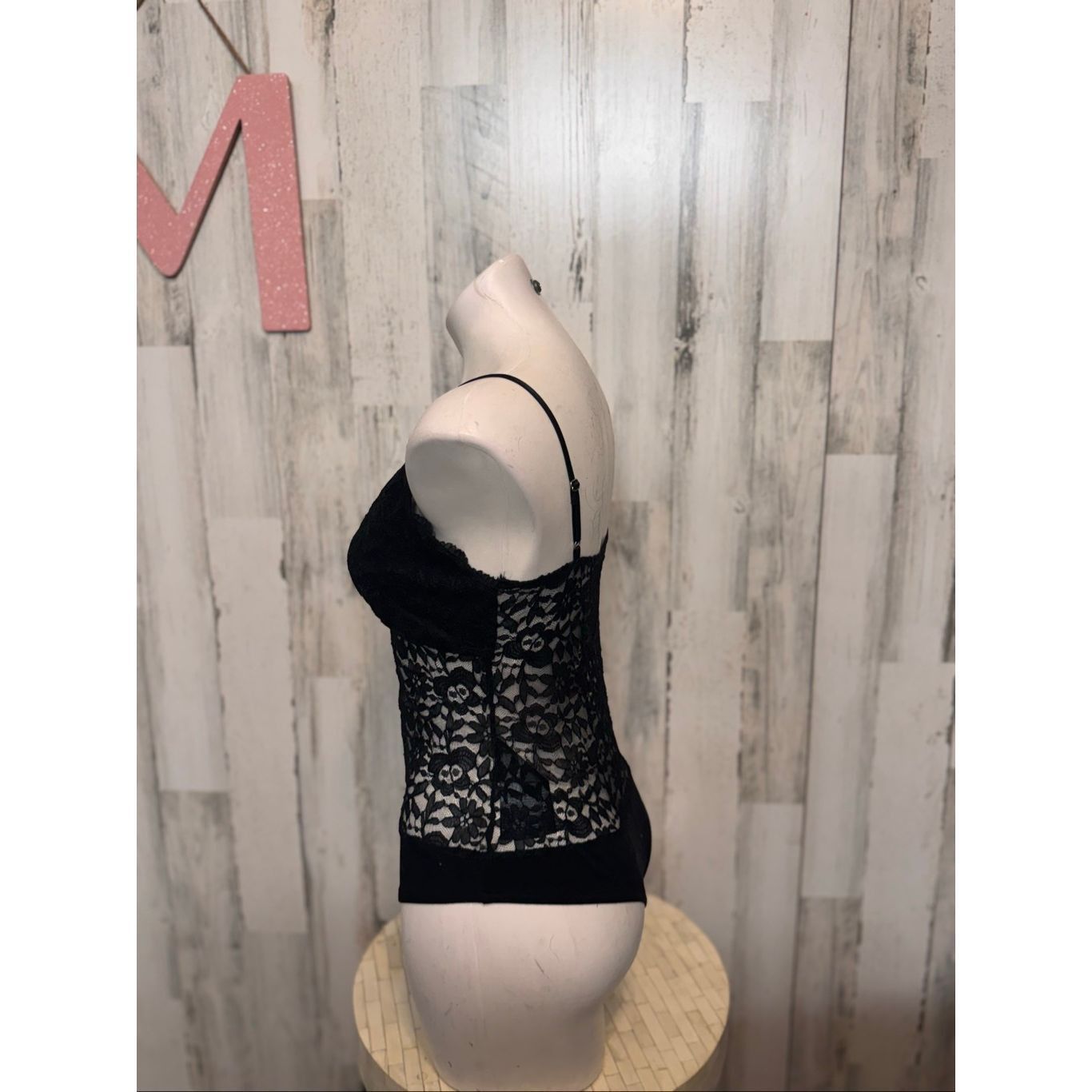 Guess GUESS Black Lace Bodysuit Women’s Size M Spaghetti Strap Floral Lace Top NWT Size M / US 6-8 / IT 42-44 - 4 Thumbnail