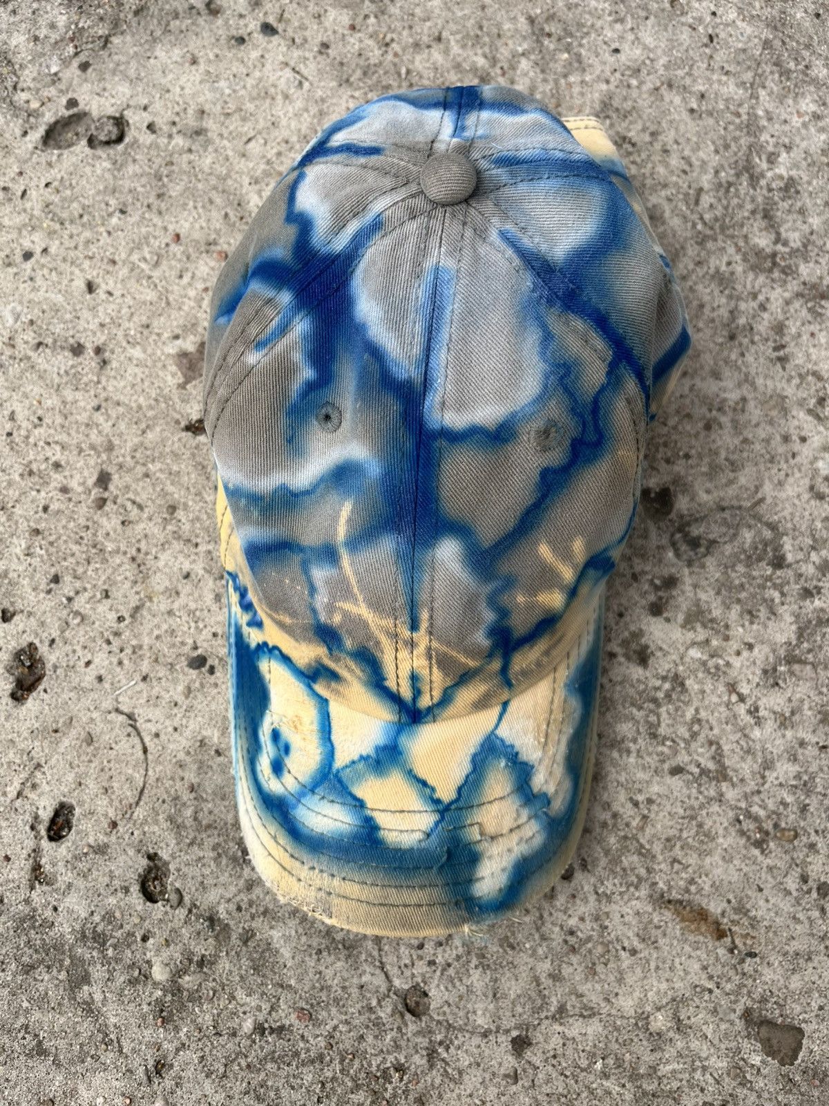 Japanese Brand Custom 1/1 Dad Cap Gull Color Bleach and airbrush Size ONE SIZE - 5 Thumbnail