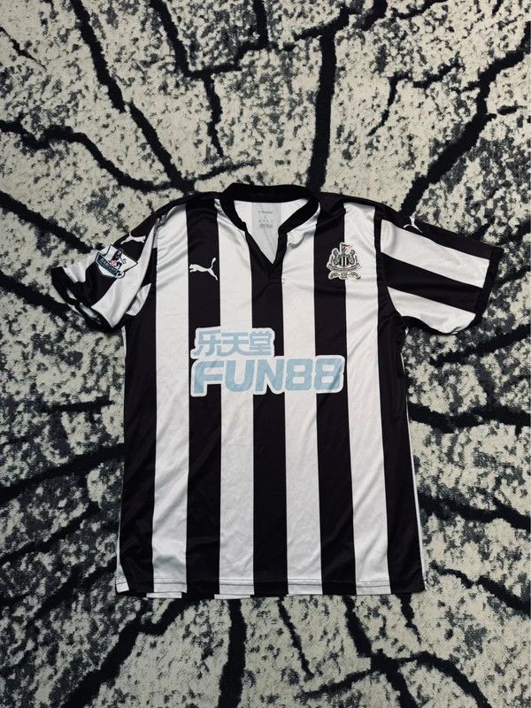 Other Newcastle united football shirt L black white Size US L / EU 52-54 / 3 - 1 Thumbnail