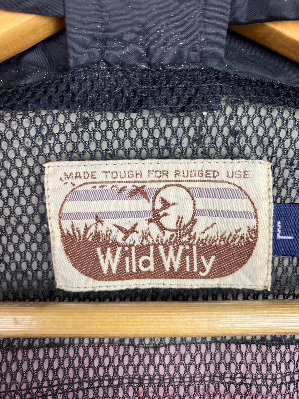 Japanese Brand wild willy outdoor waterproof jacket nice design Size US L / EU 52-54 / 3 - 7 Thumbnail