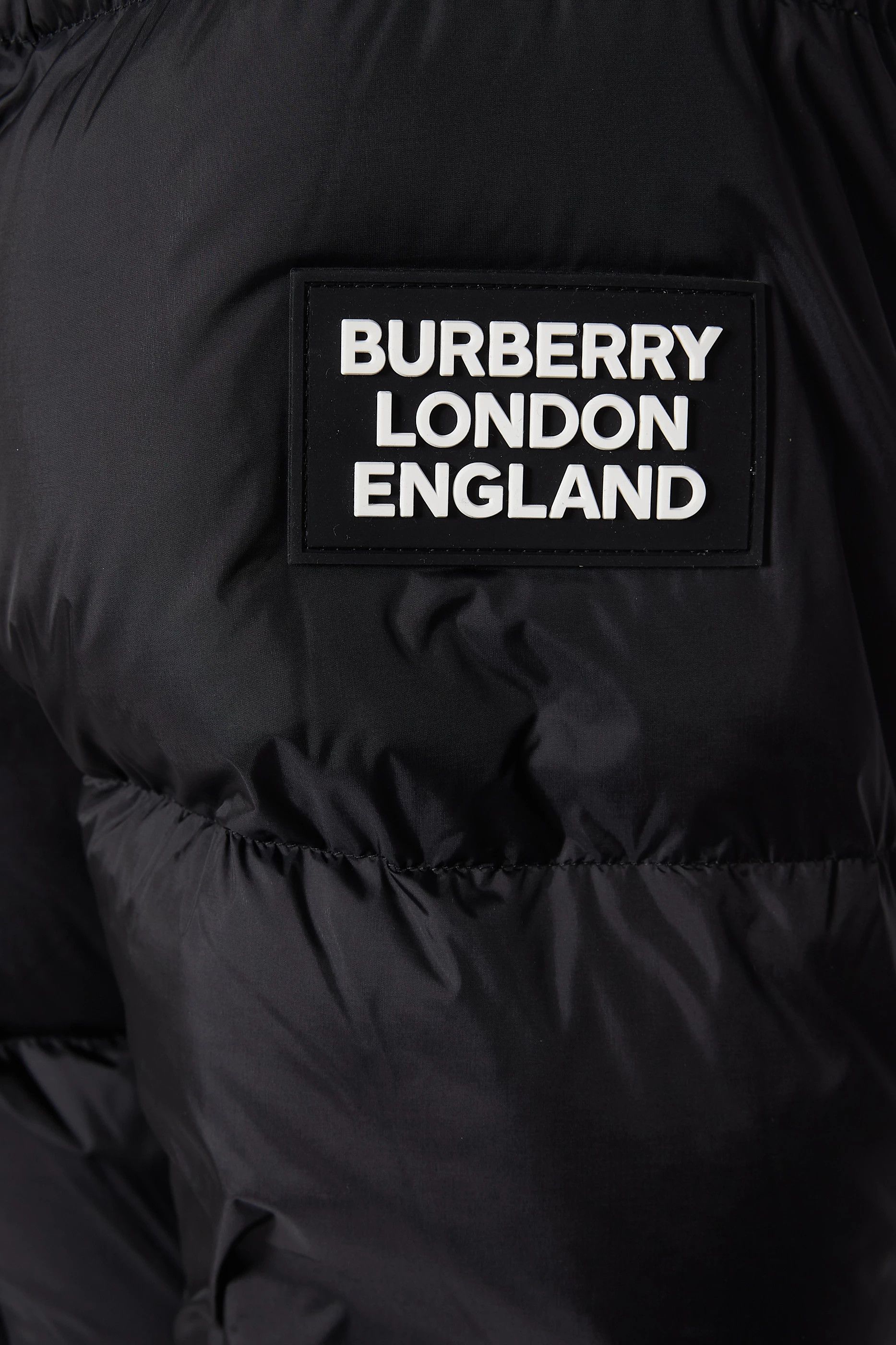 Burberry o1w1db11024 Detachable Sleeve Hooded Puffer Jacket in Black Size US XS / EU 42 / 0 - 4 Thumbnail
