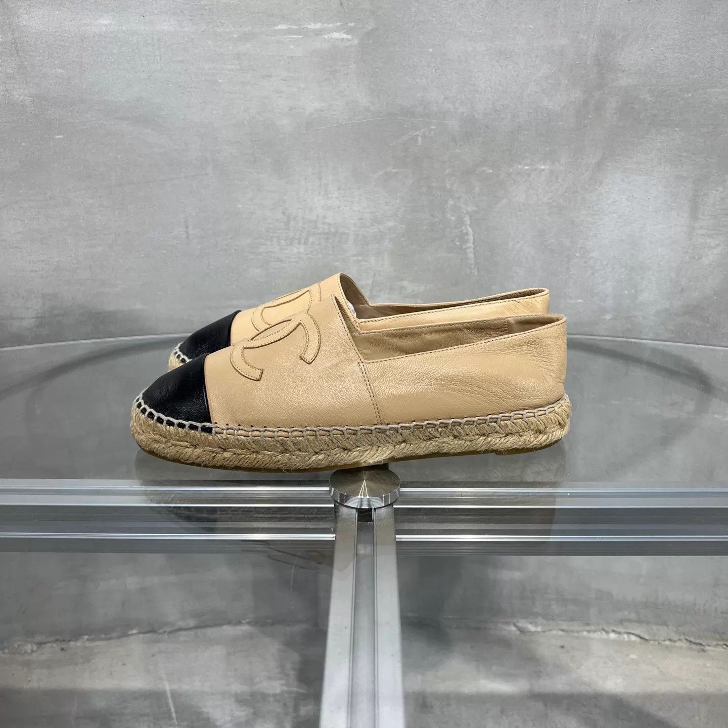 Chanel Chanel Beige Fisherman Shoes 38 EUR Size US 7.5 / IT 37.5 - 3 Thumbnail