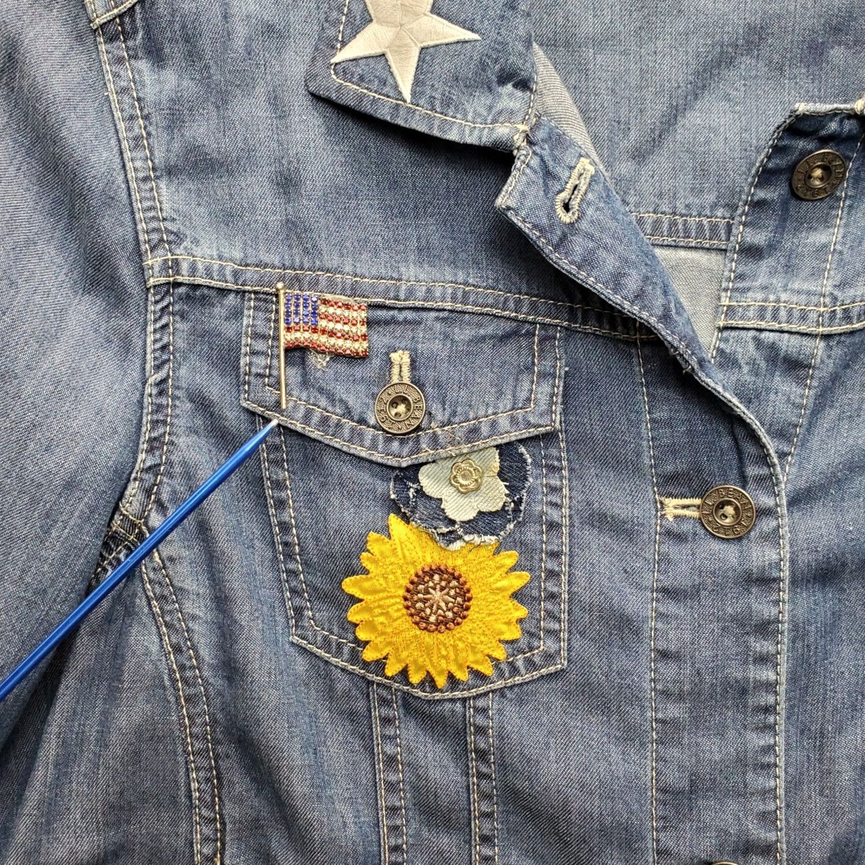 Vintage L.L. Bean Trucker Jacket Womens M Blue Denim Stars Sunflower Patches Button Front Size M / US 6-8 / IT 42-44 - 5 Thumbnail