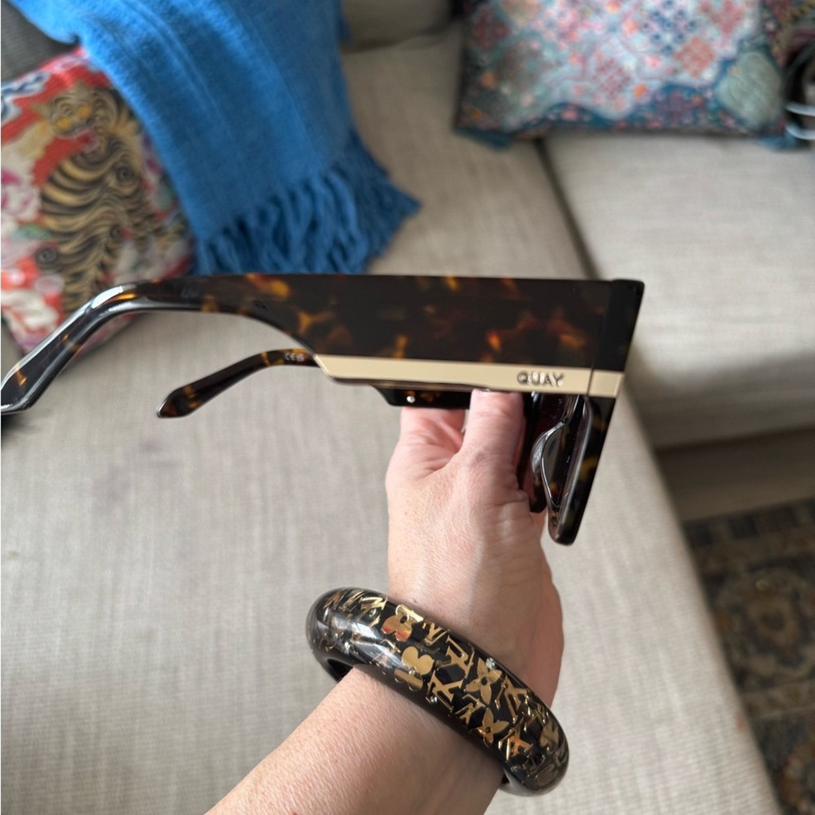 Quay Quay, sunglasses Nwot in tortoiseshell NOTORIOUS model Size ONE SIZE - 4 Thumbnail