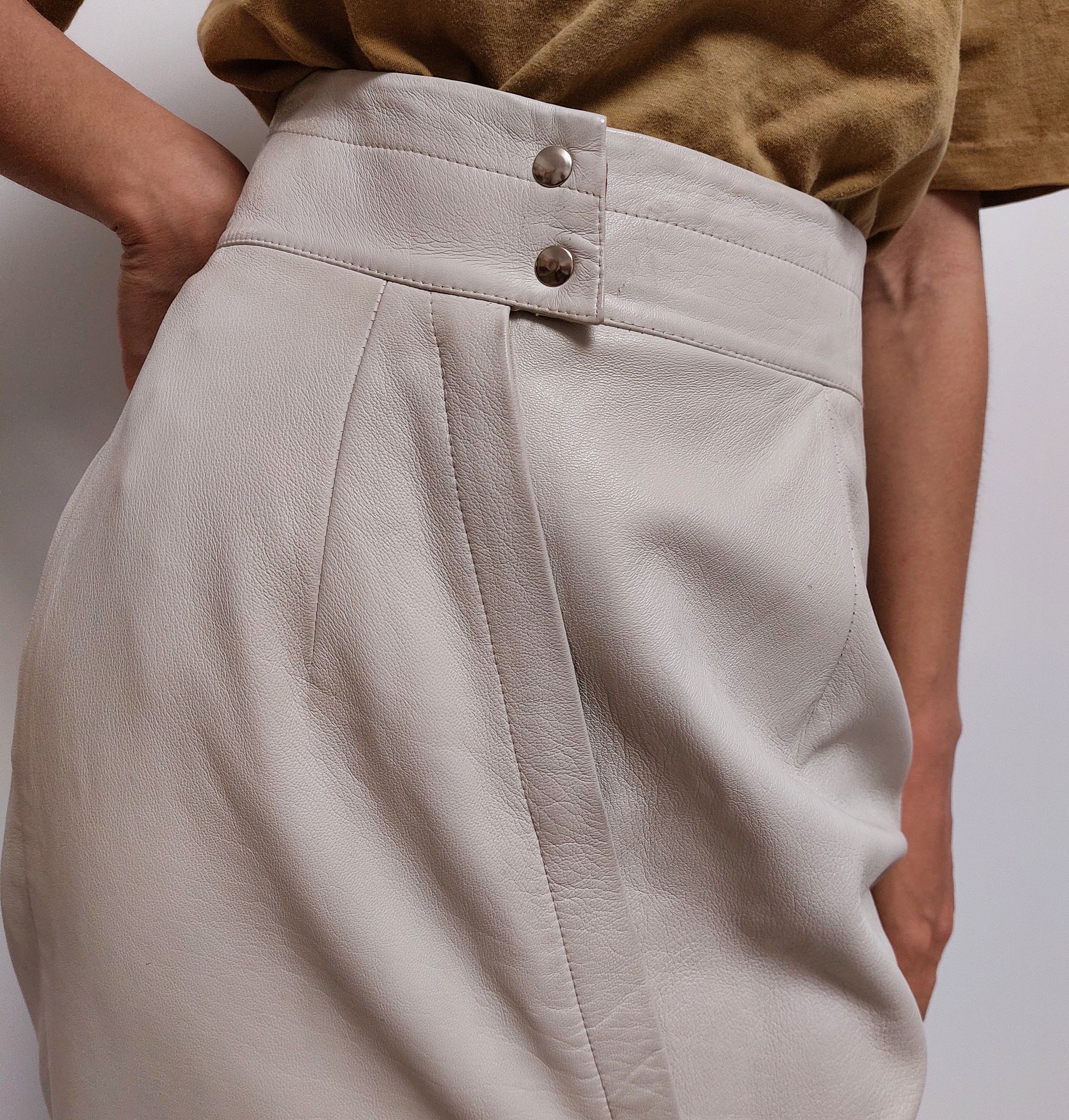 Vintage 1980s leather skirt high-waisted Size 25" / US 0 / IT 36 - 2 Thumbnail