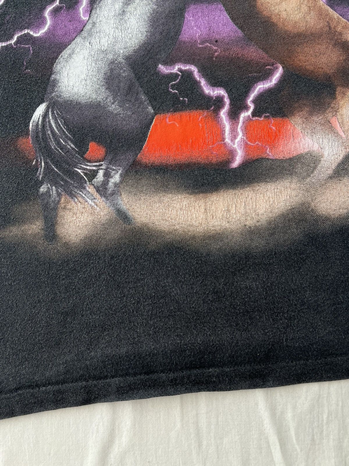 Vintage Vintage 1993 3D Emblem Horses Fighting Lightning T-shirt Size US L / EU 52-54 / 3 - 9 Thumbnail