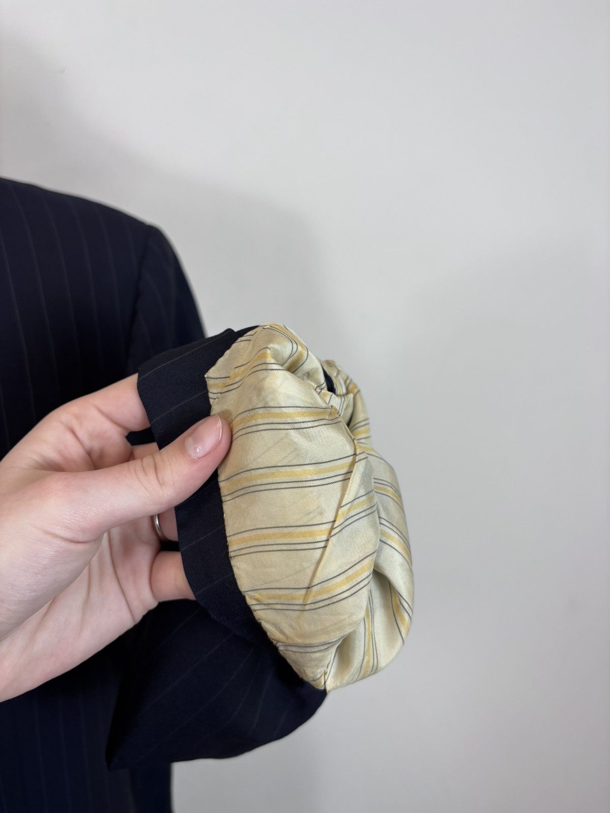 Holland & Sherry Holland & Sherry Men’s 2-Piece Navy Blue Pinstripe Wool Suit Size 52R - 9 Thumbnail