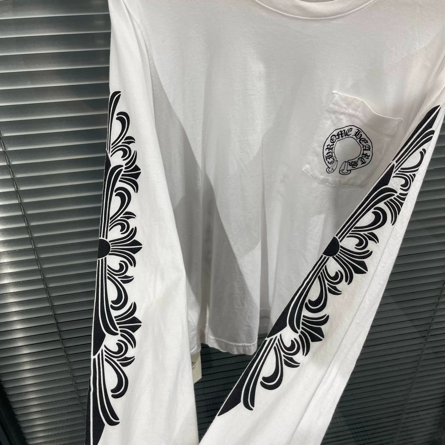 Chrome Hearts Chrome Hearts White Floral Arm Cross LS T-Shirt M Size US M / EU 48-50 / 2 - 5 Thumbnail